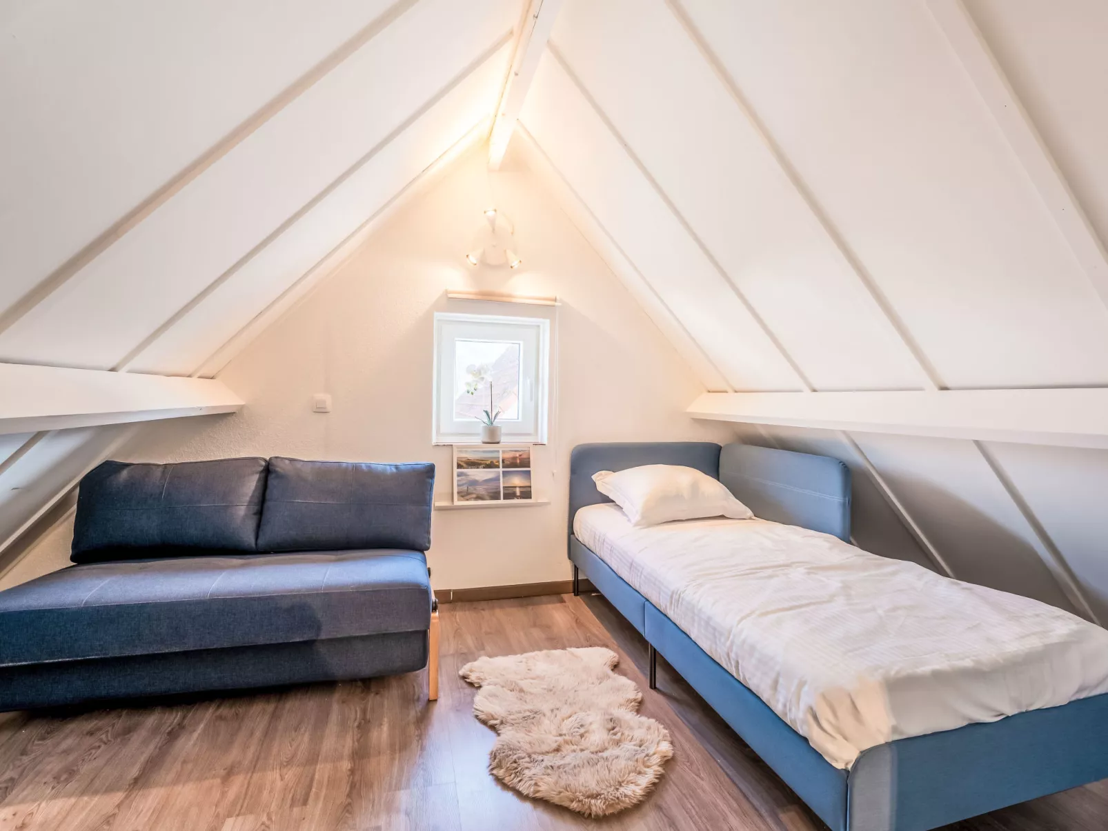 Beluga with parking and shared pool-Binnen