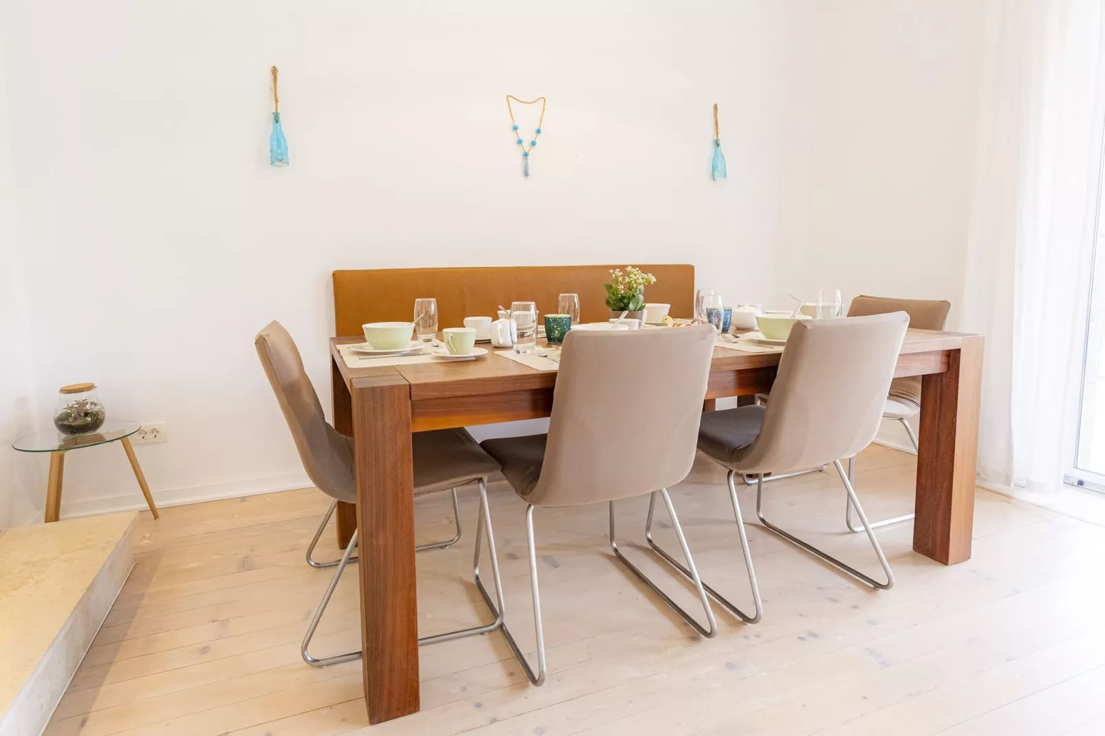 Red House Trget - Your Private Wellness-Eetkamer