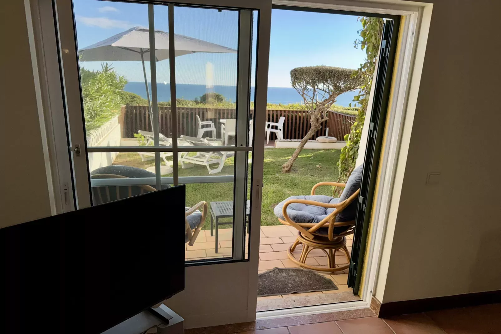 06 Terraços de Benagil (Casa Rosa Azul)-Woonkamer