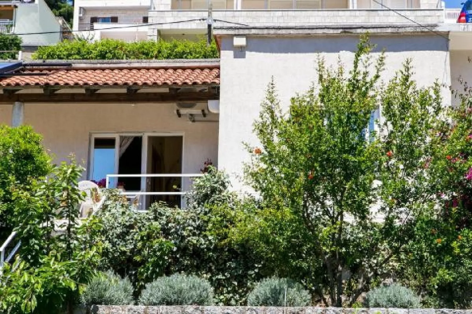 Apartments Elelu - Two-Bedroom Apartment with Terrace-Buitenlucht