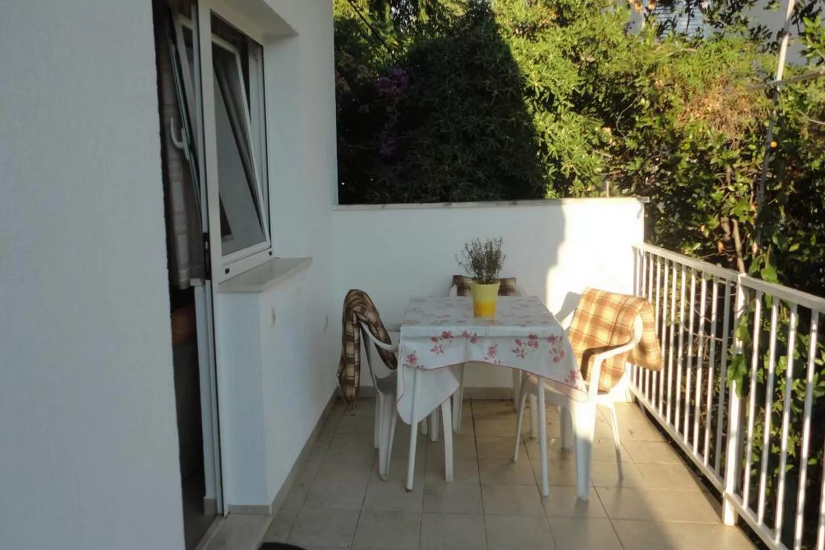 Apartments Elelu - One-Bedroom Apartment with Terrace-Terras