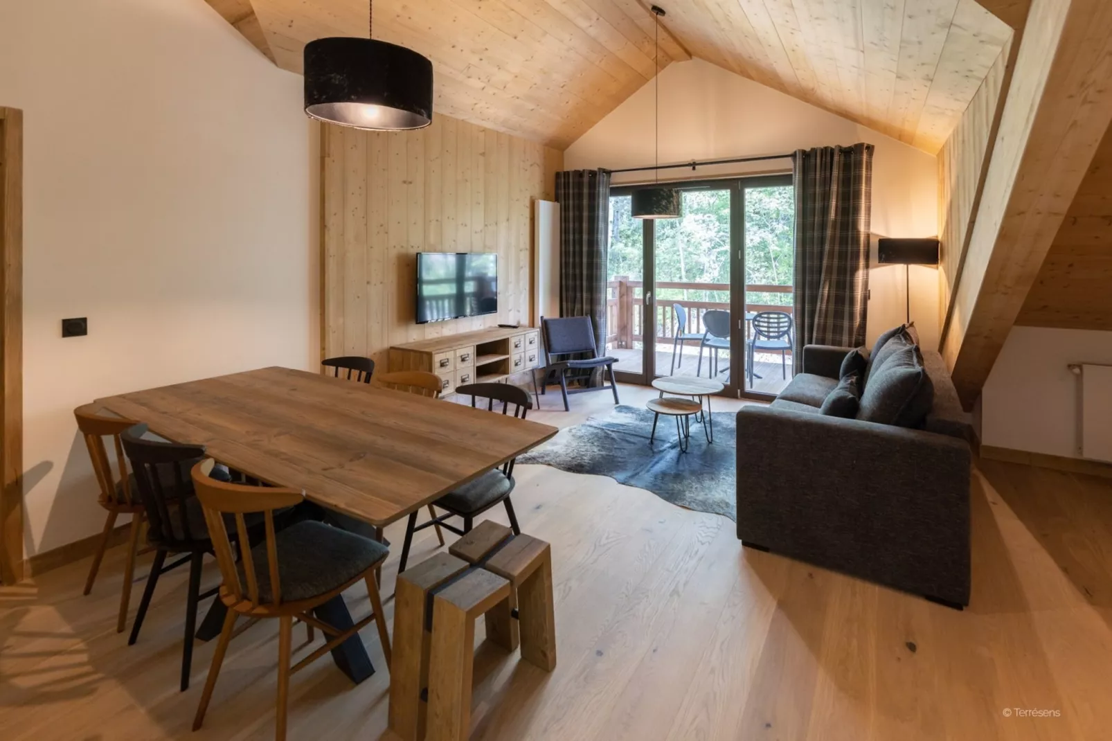 SERRE CHEVALIER Le Cristal Lodge-A38S-Eetkamer