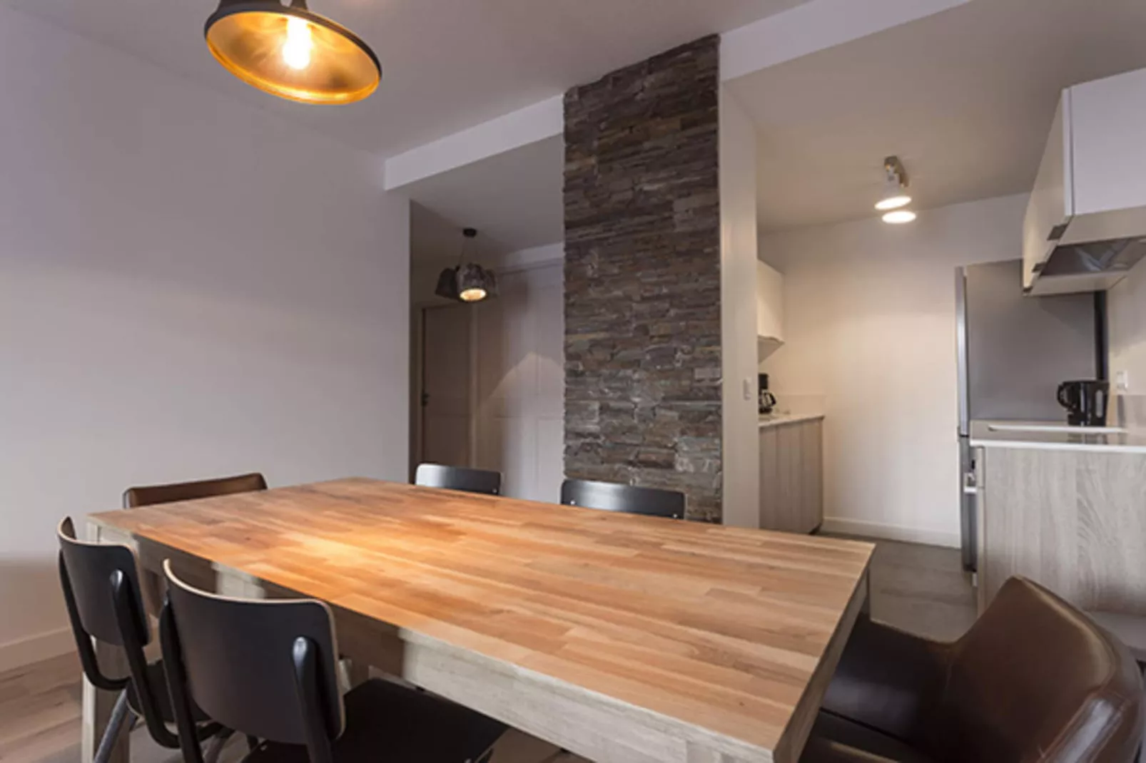 Le Hameau de barthelemy-A48S-Eetkamer