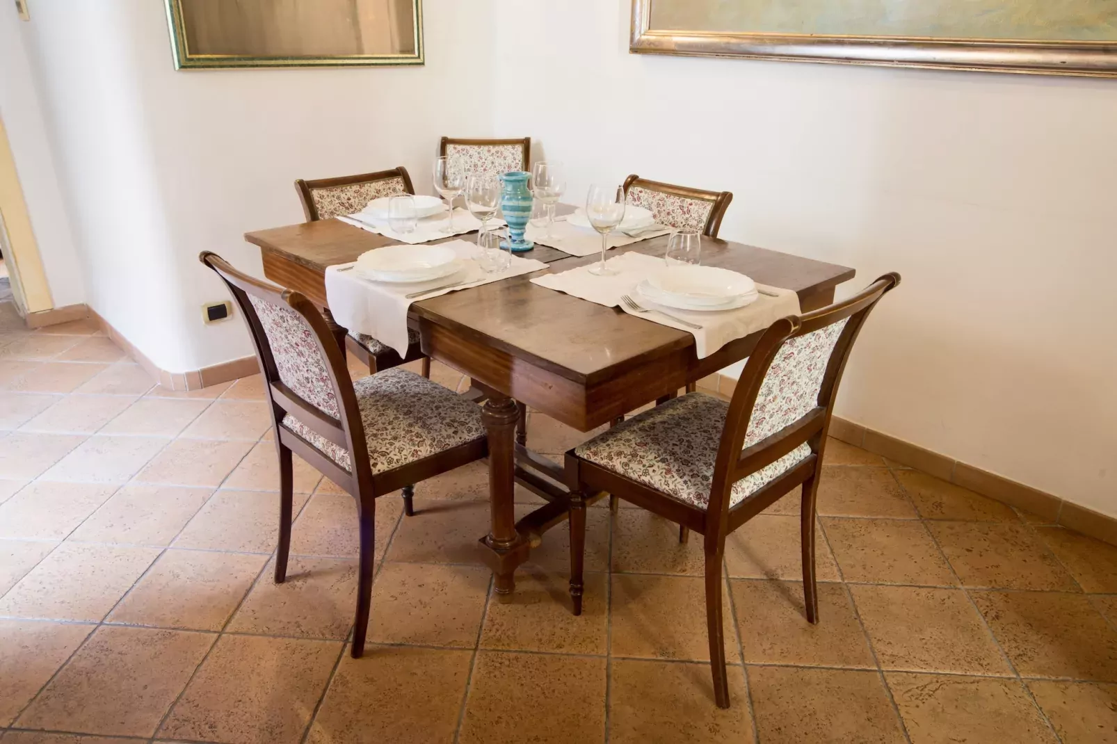 Trevi Fountain Apartment-Eetkamer
