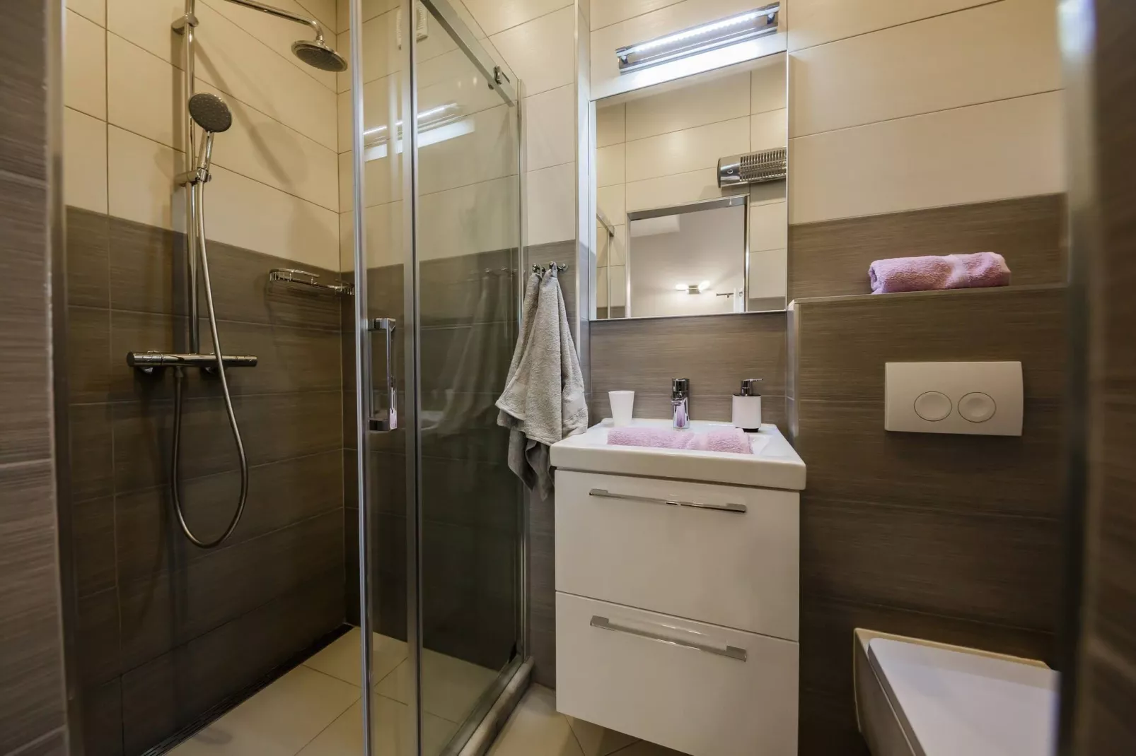 Apartments Savin - one bedroom apartment-Badkamer