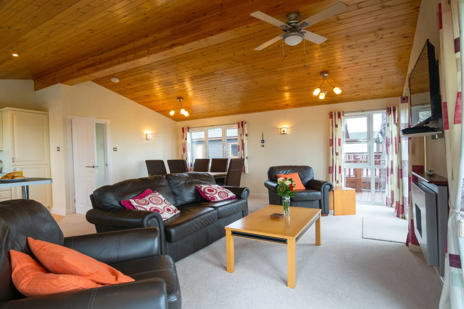 Whitsand Bay Lodge-Woonkamer