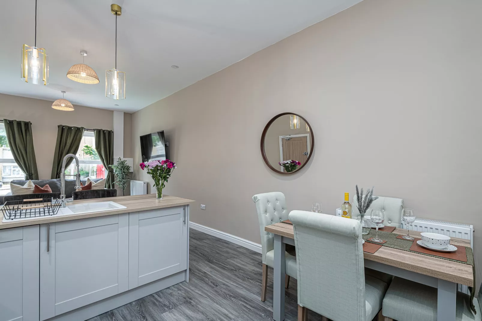 Peace Retreats Apartment - Pwllheli-Eetkamer