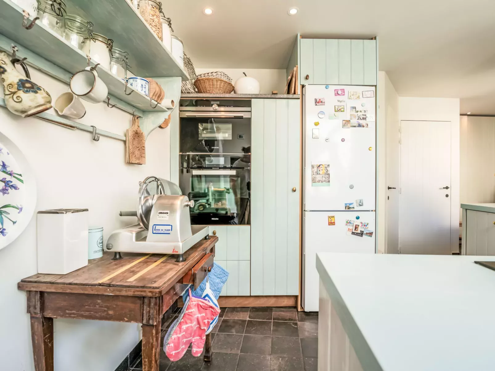 Gigi - quit and rustic cottage-Binnen
