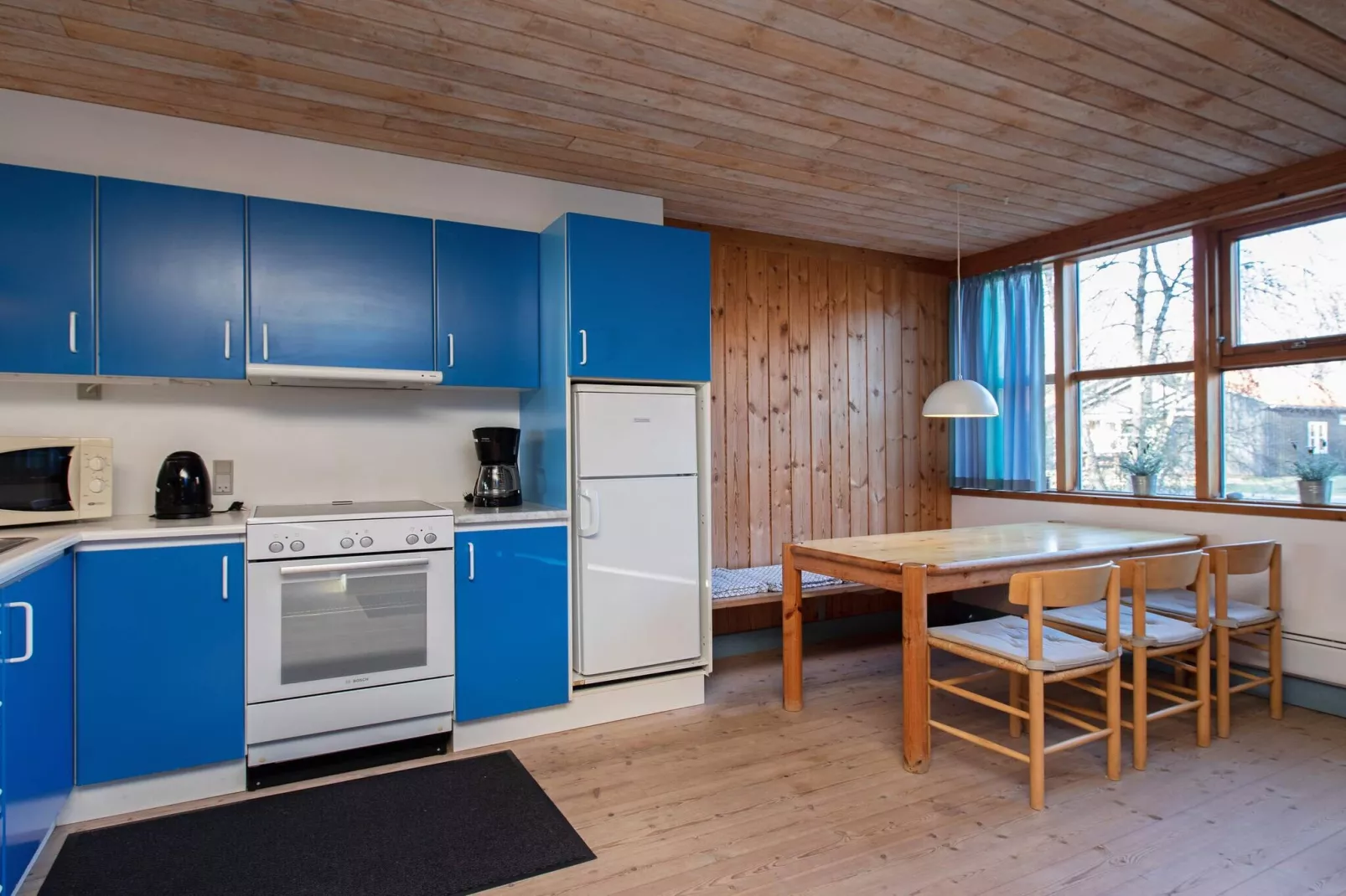 3 room, close to the sea/dike-Binnen