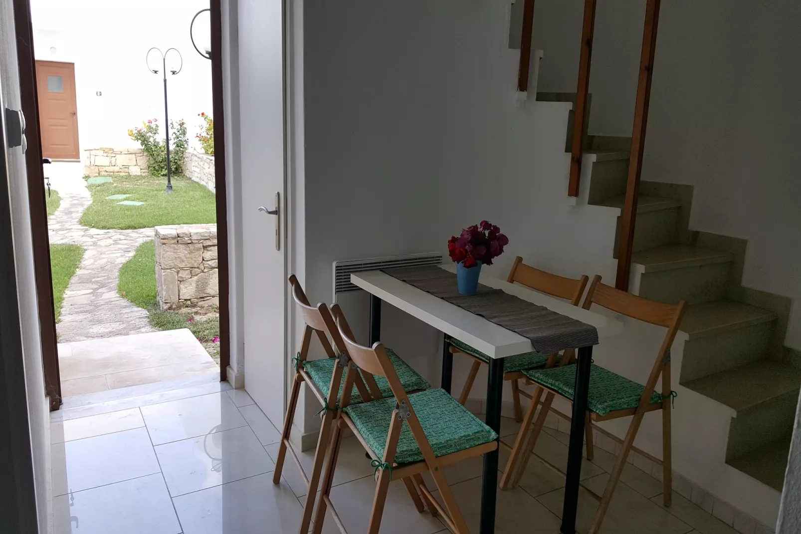 Villa Bougainville-Eetkamer
