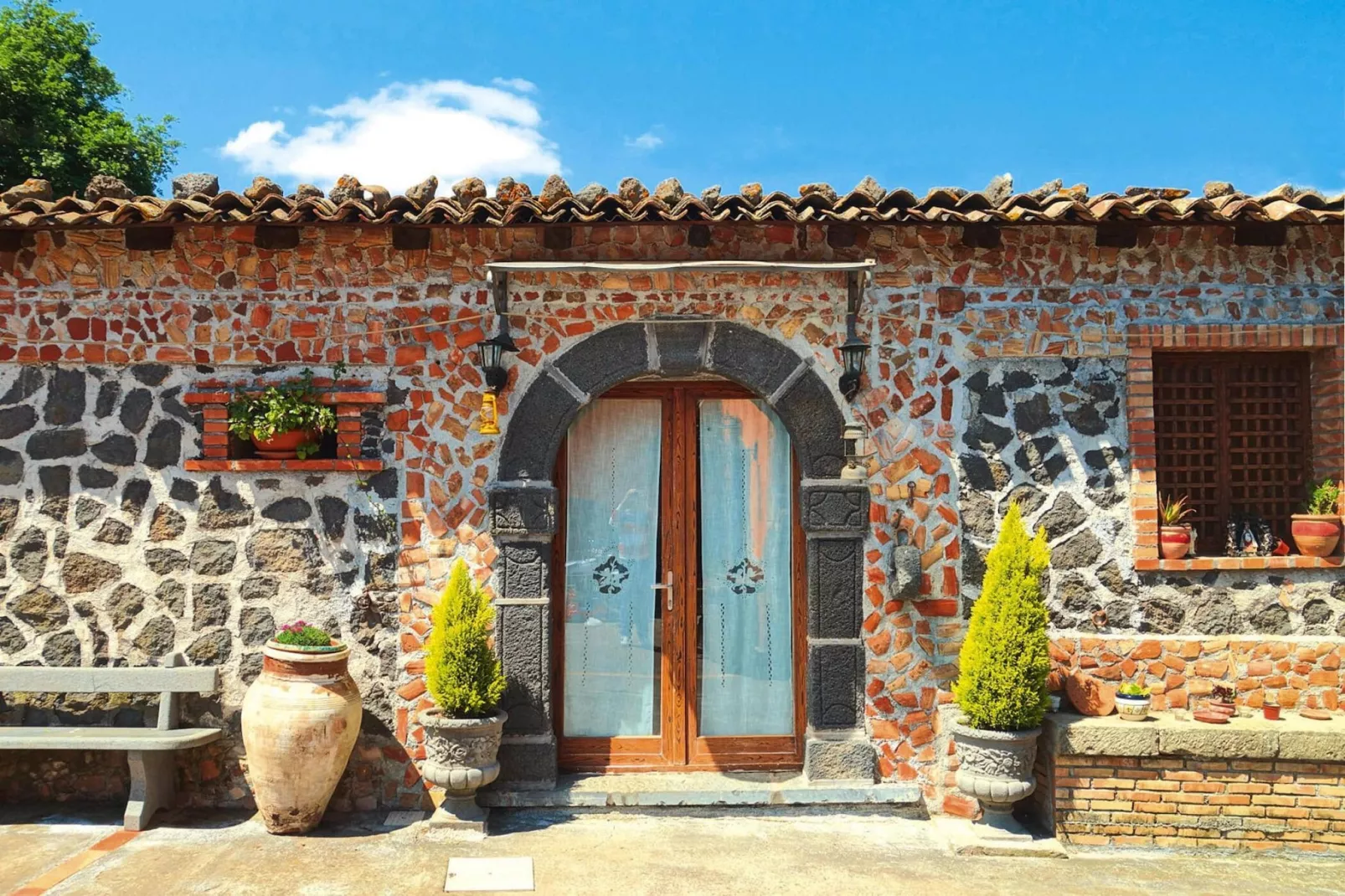 Holiday home Castiglione di Sicilia-Villa Jelú ex Villa Maria-Buitenkant zomer