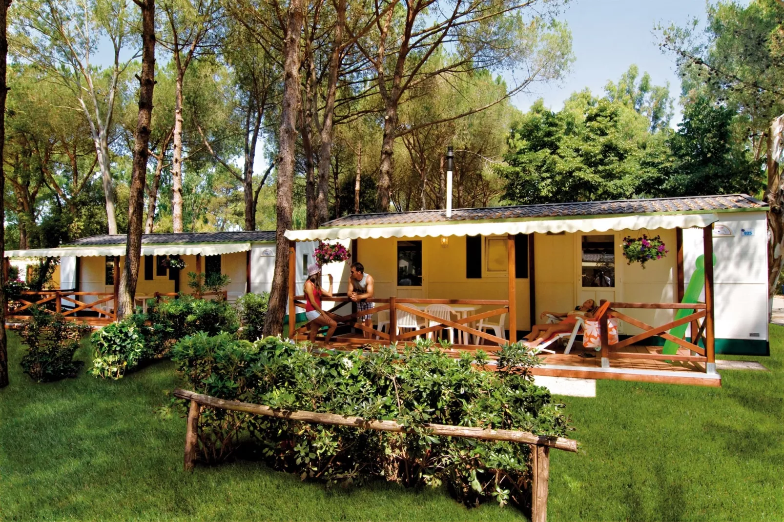 Baia Domizia Villaggio Camping D2-Buitenkant zomer