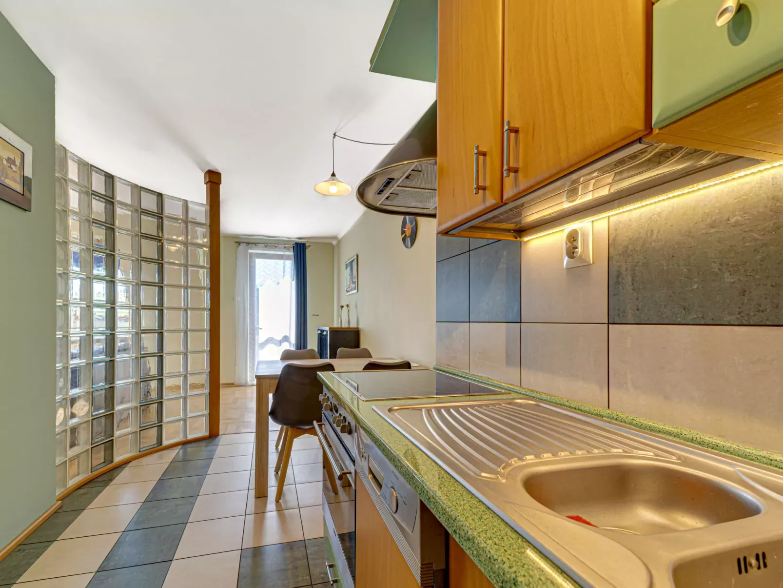 Czarodziejska-Binnen