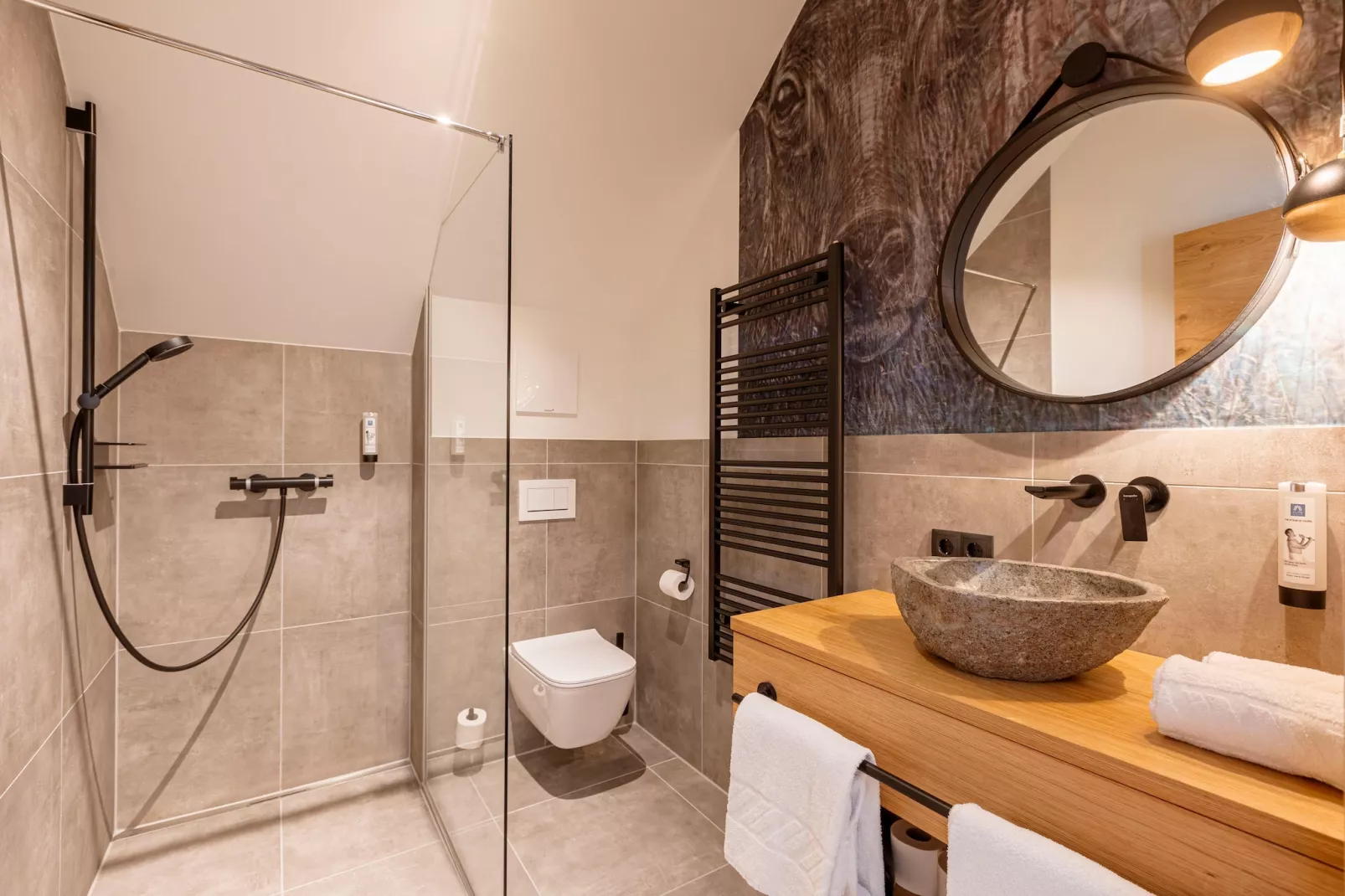 Fiss Suites 14-Badkamer