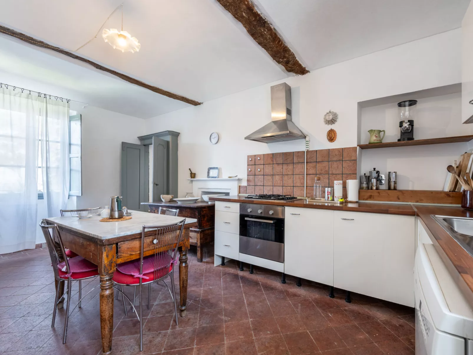 Relais San Desiderio-Binnen