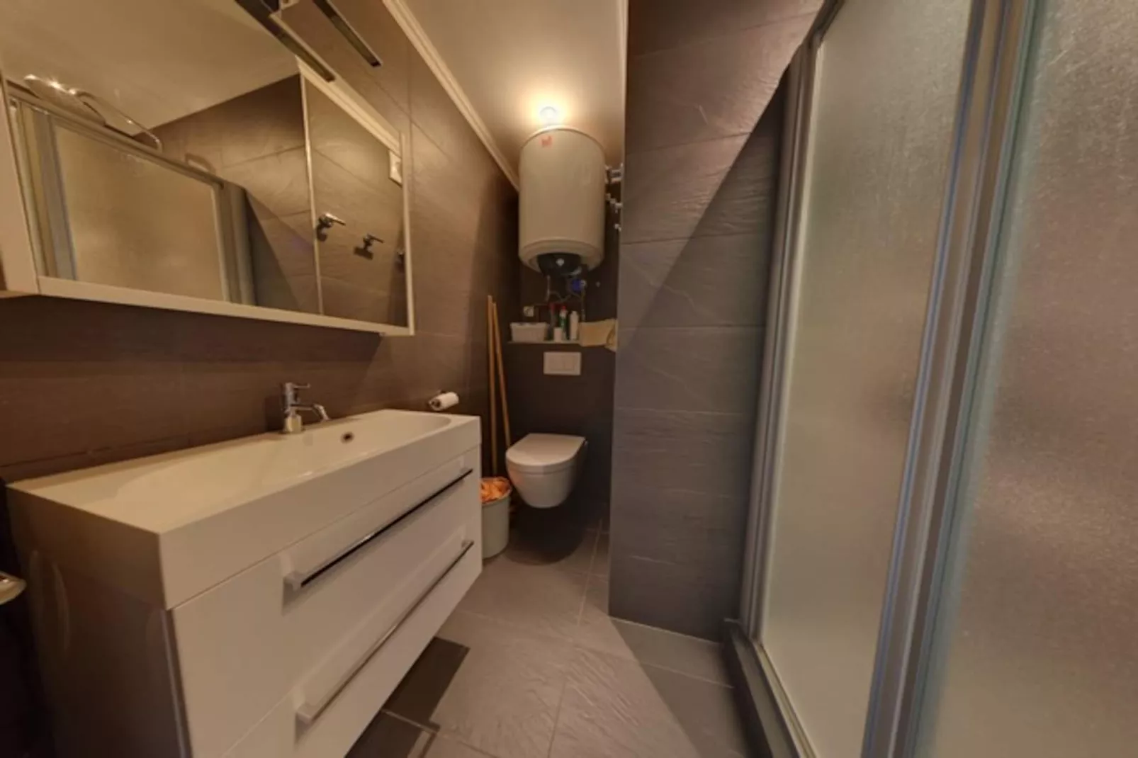 ALMO 0901/ 9S-Badkamer