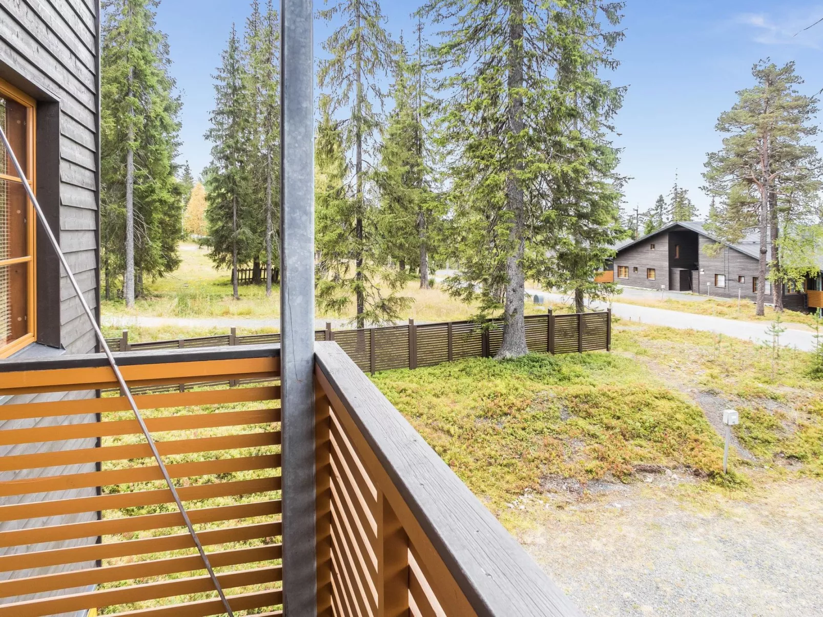 Karhunvartijan linna a4-Buiten