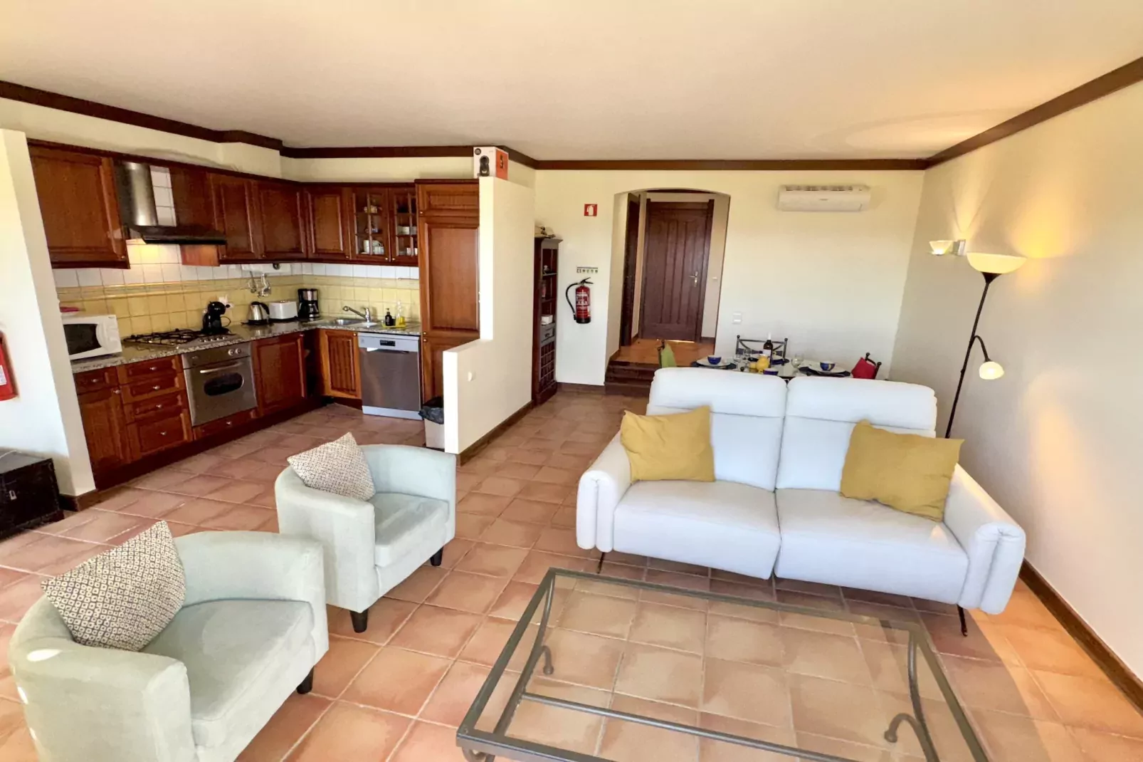06 Terraços de Benagil (Casa Rosa Azul)-Woonkamer