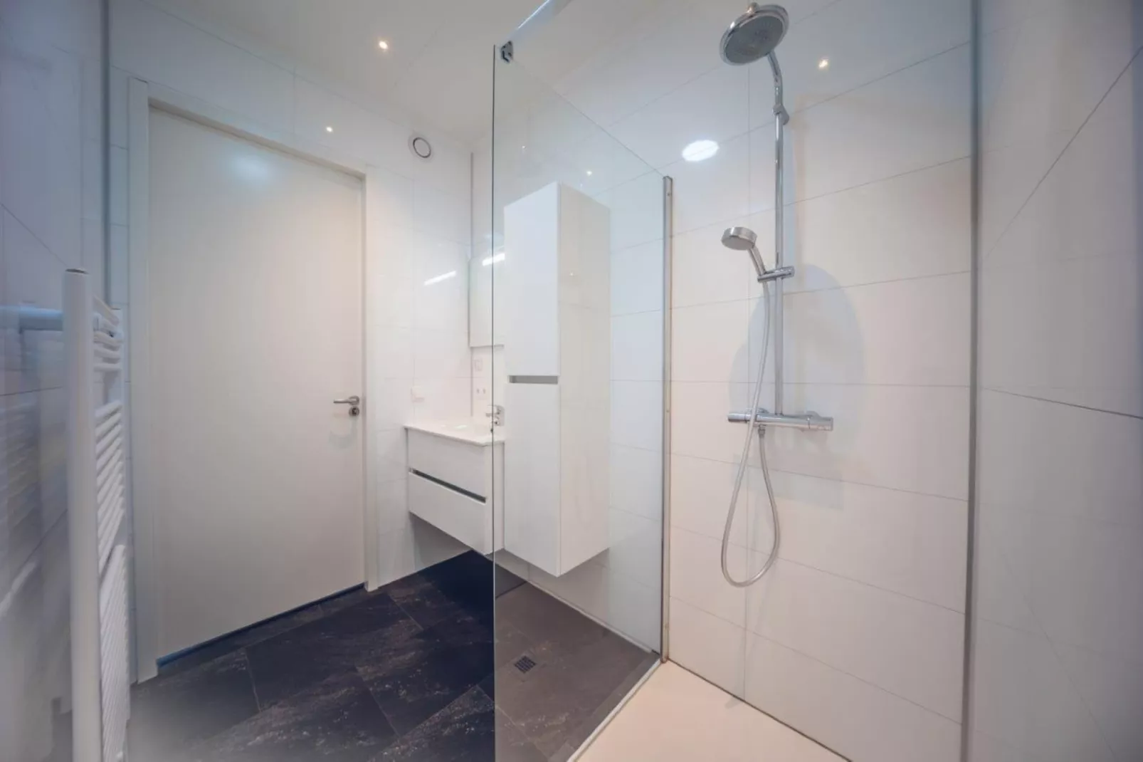 Holiday Villa | 2 - 6 people-Badkamer