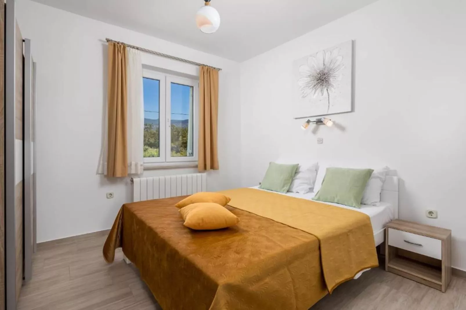 Apartment Slavica 3 - Yellow Sun-Slaapkamer