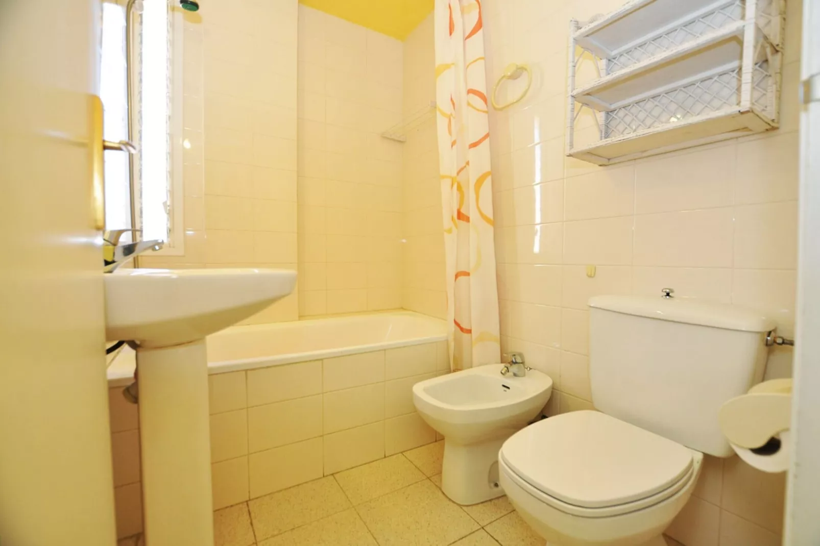 1049 MEDITERRANI vista Piscina-Badkamer