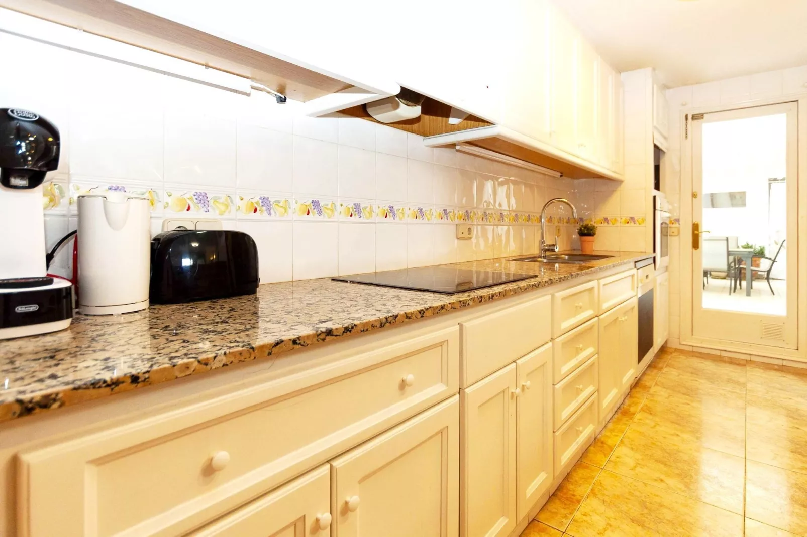 1232 GAUDI 100m PLAYA-Keuken