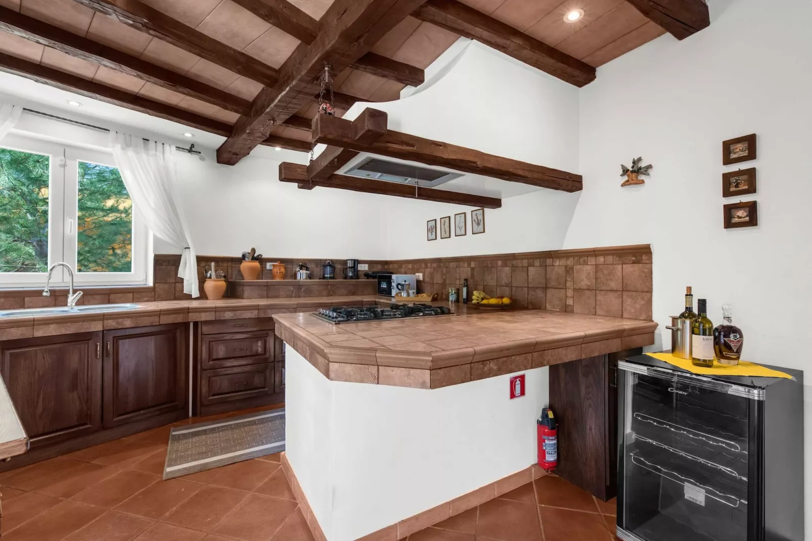 Villa Beauty with Private Pool-Keuken