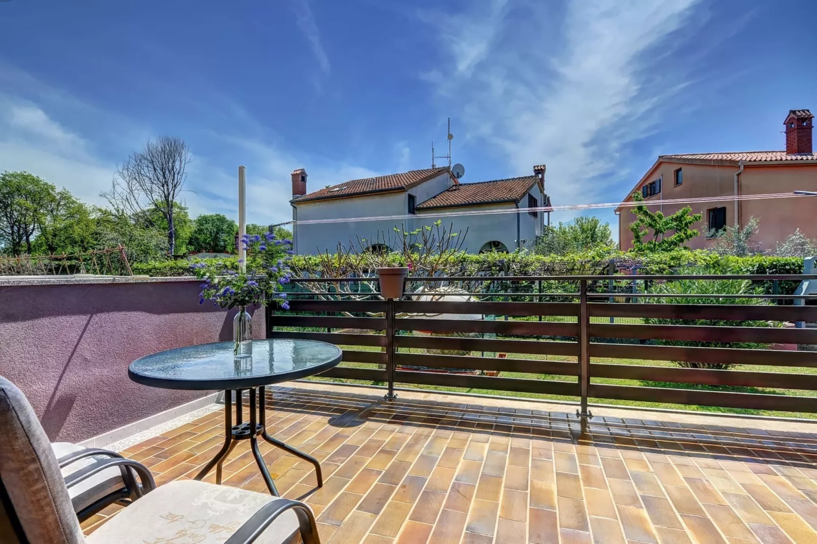 Kajfes A2 - Lovely Studio Apartment with Terrace-Terras
