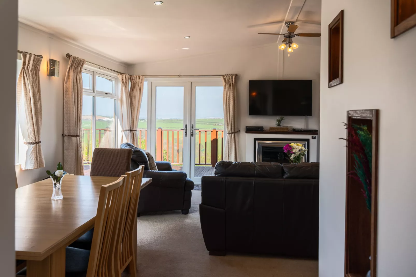 Serendipity Lodge-Woonkamer