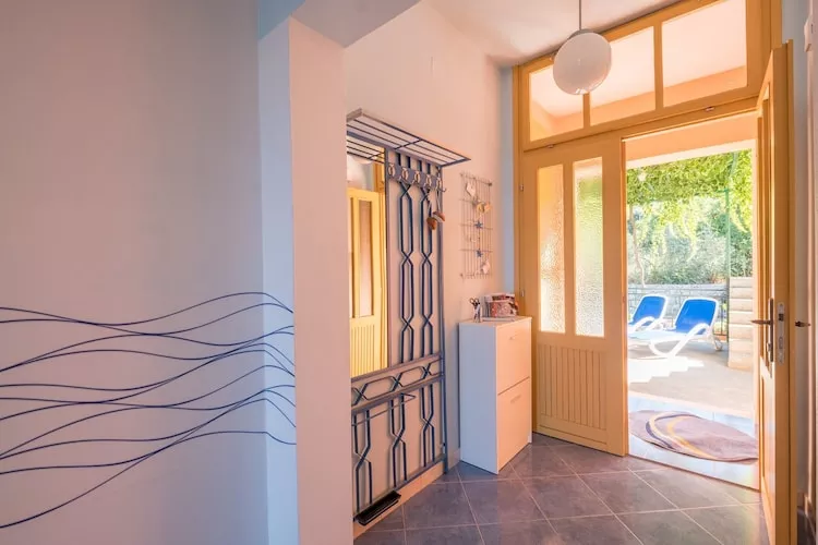 Apartments Saulan - One Bedroom Apartment with Balcony and Sea View (Molunat)