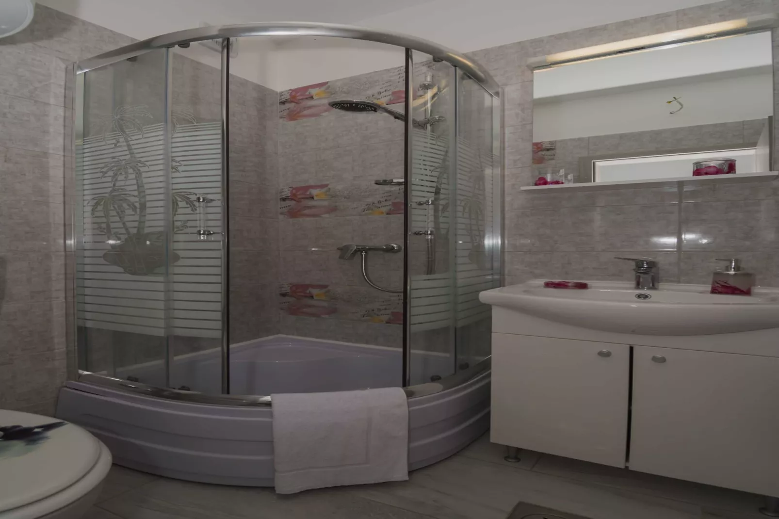 Apartment Lavanda - Four Bedroom Apartment with Hot tub and Terrace-Badkamer