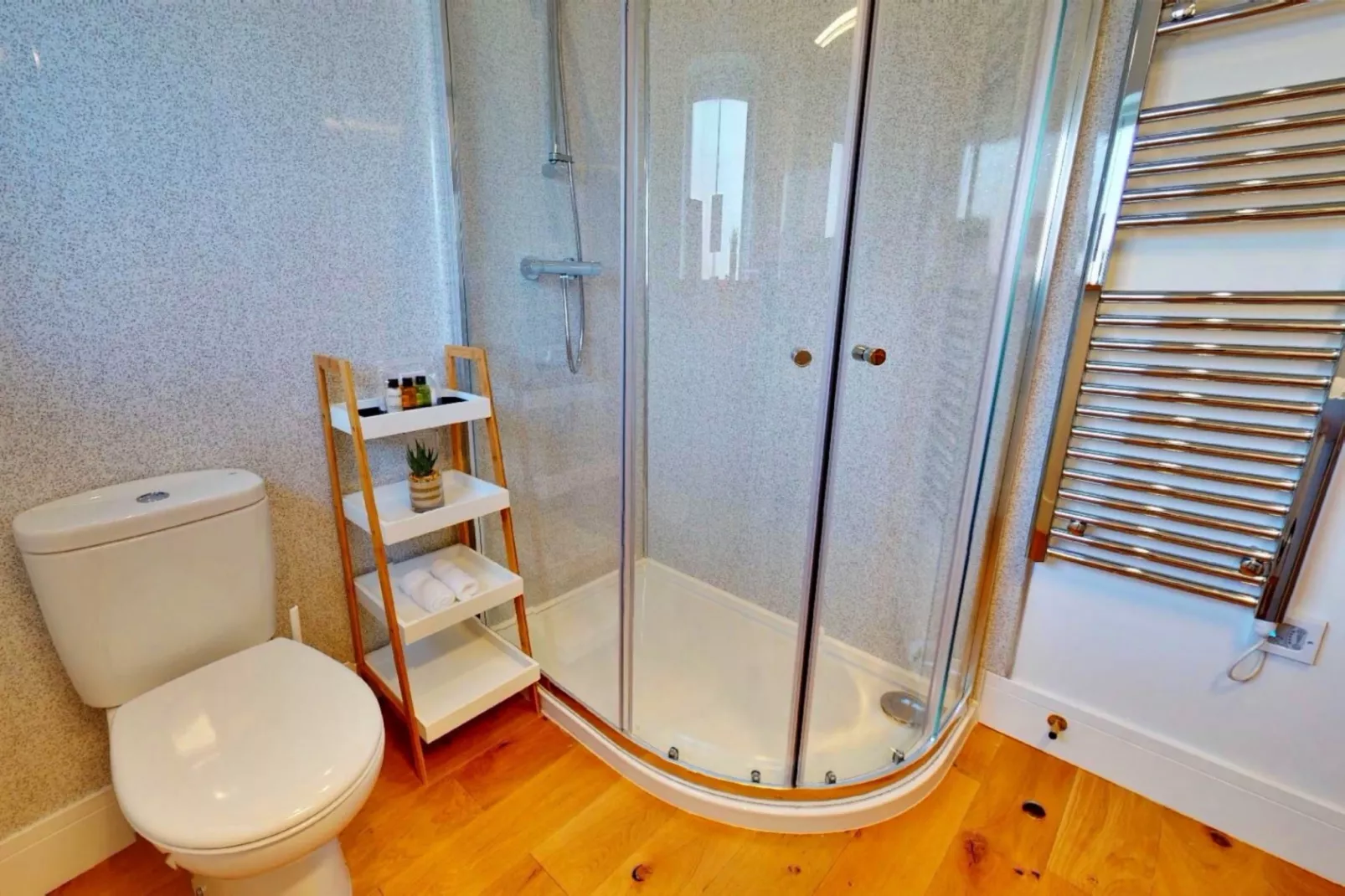 Peak Dale Apartment-Badkamer