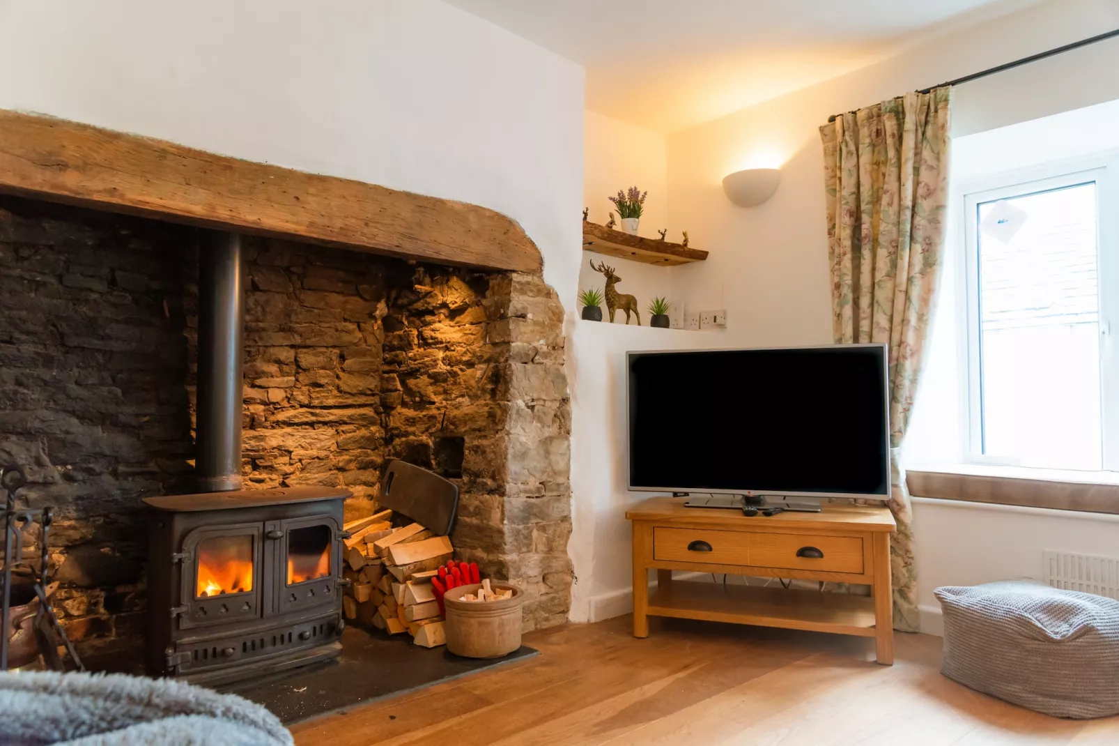 Court Cottage-Woonkamer