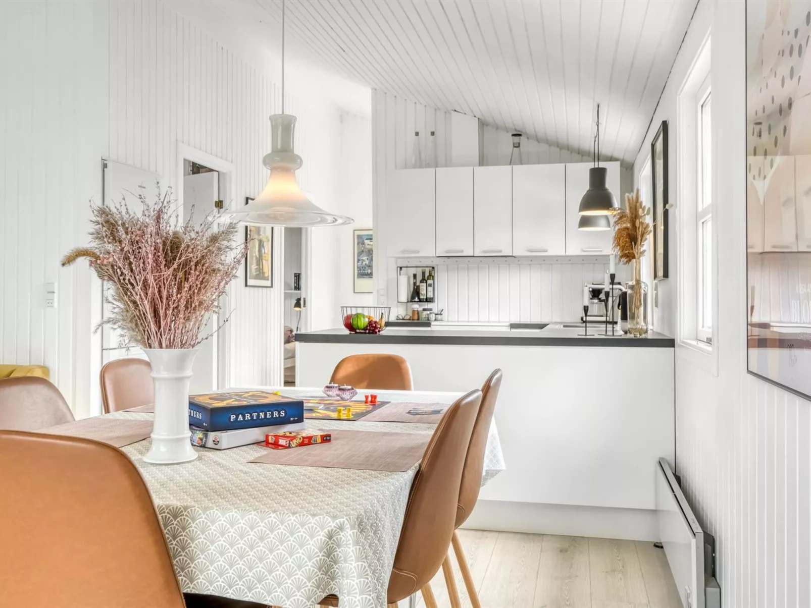 "Annamie" - 1.8km from the sea-Binnen
