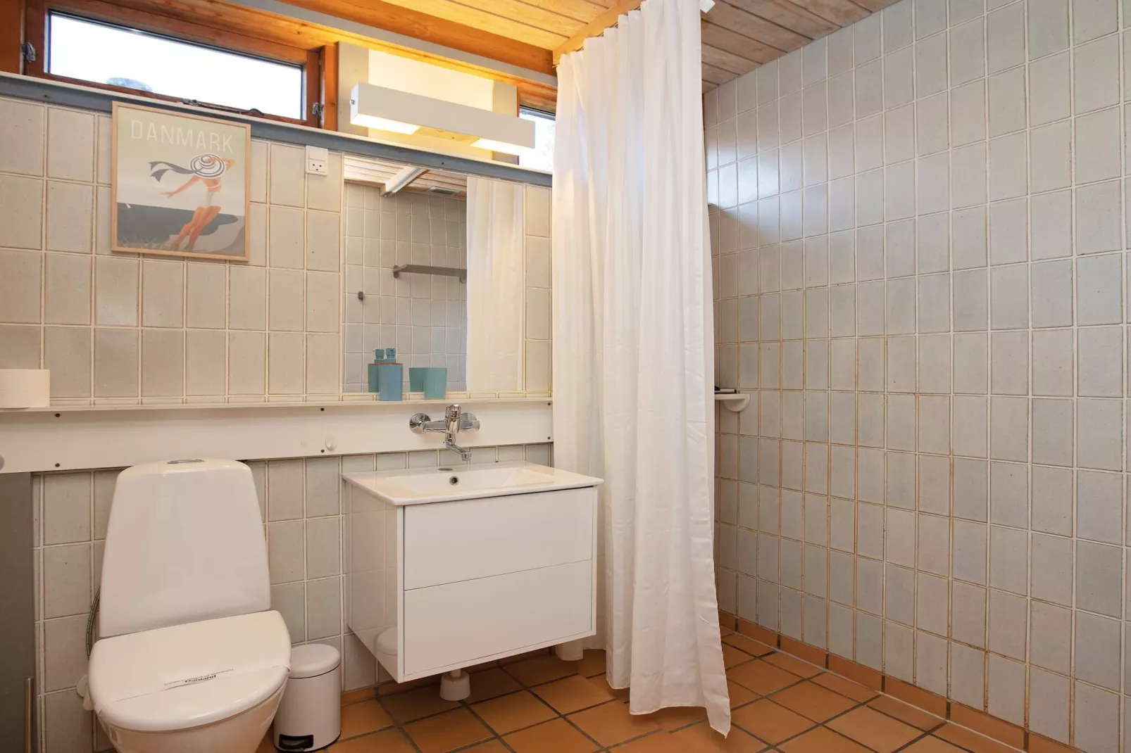 3 room, close to the sea/dike-Binnen
