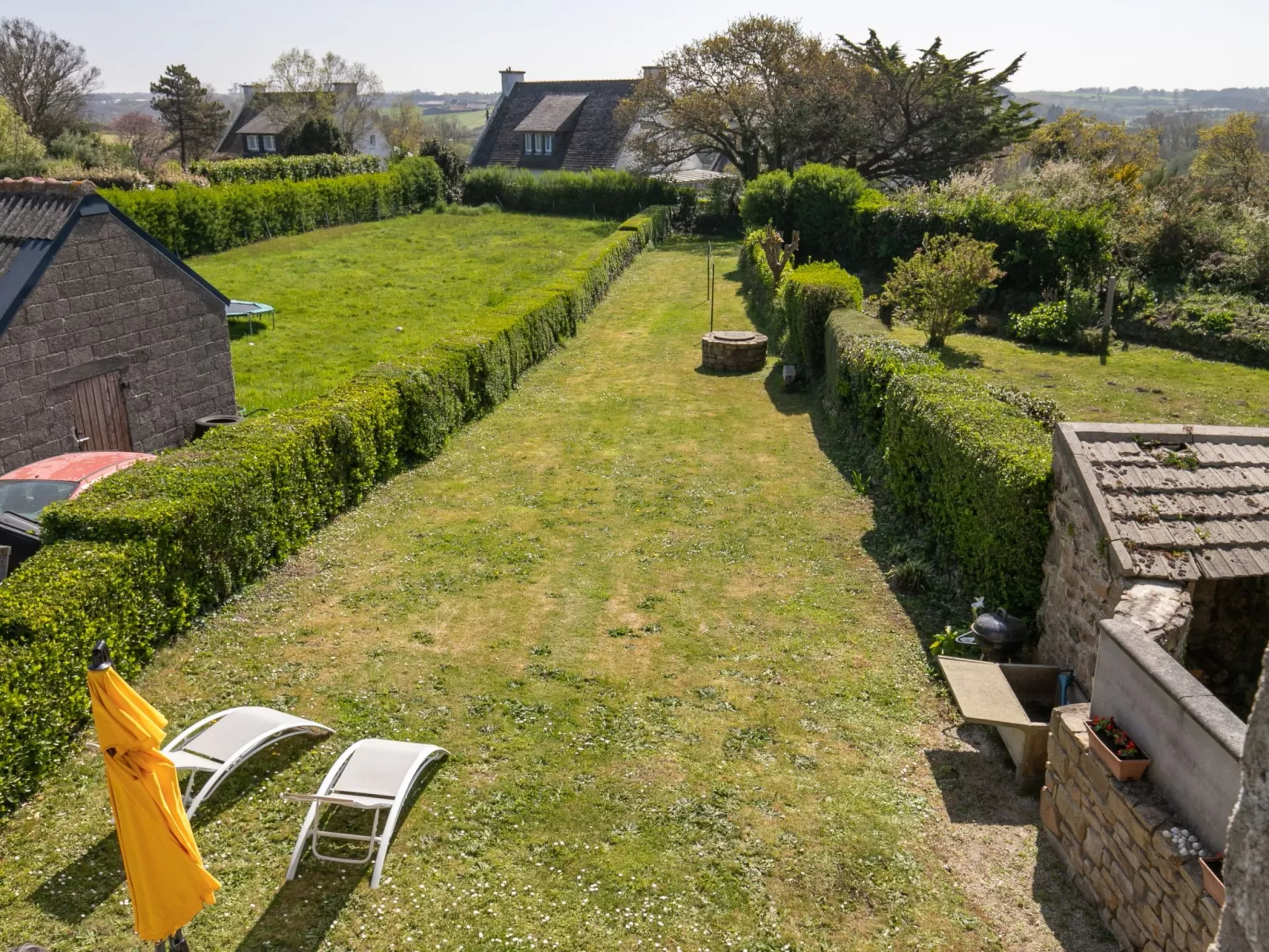 Ty Angèle-Buiten