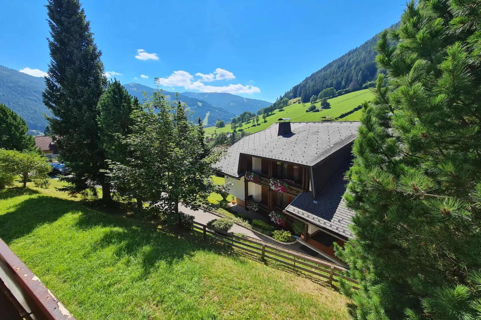 Haus Bruna-Buitenkant zomer