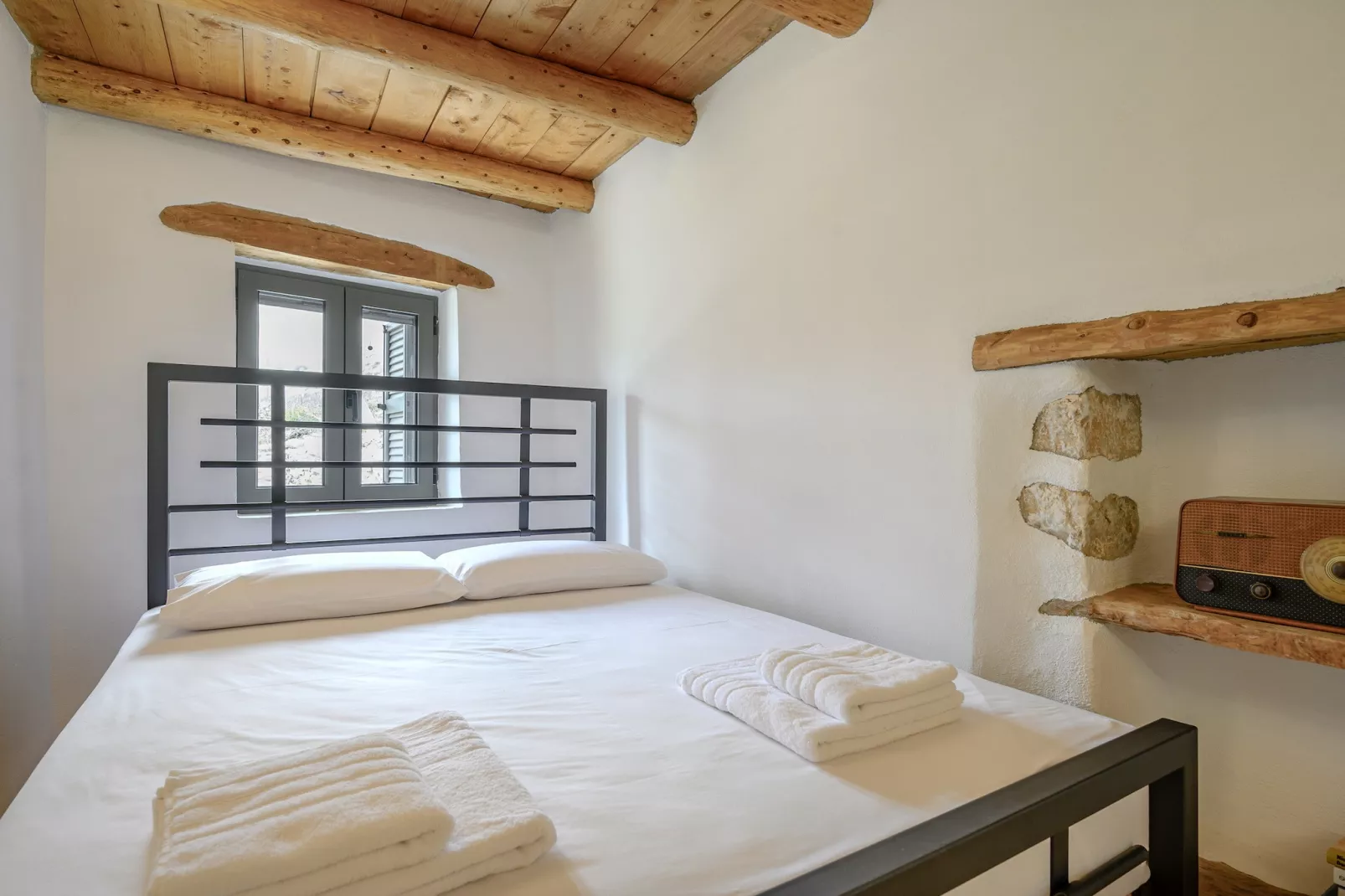 Nomas Home Imbros-Slaapkamer
