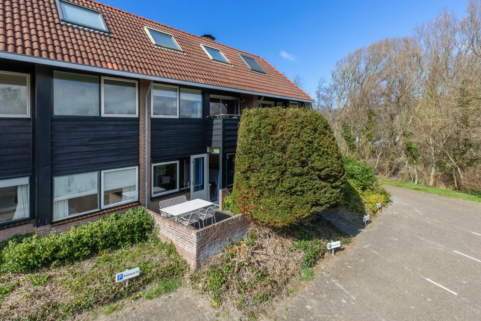 Appartement 'Duinoord' - Duinweg 117-12  Zoutelande-Buitenkant zomer