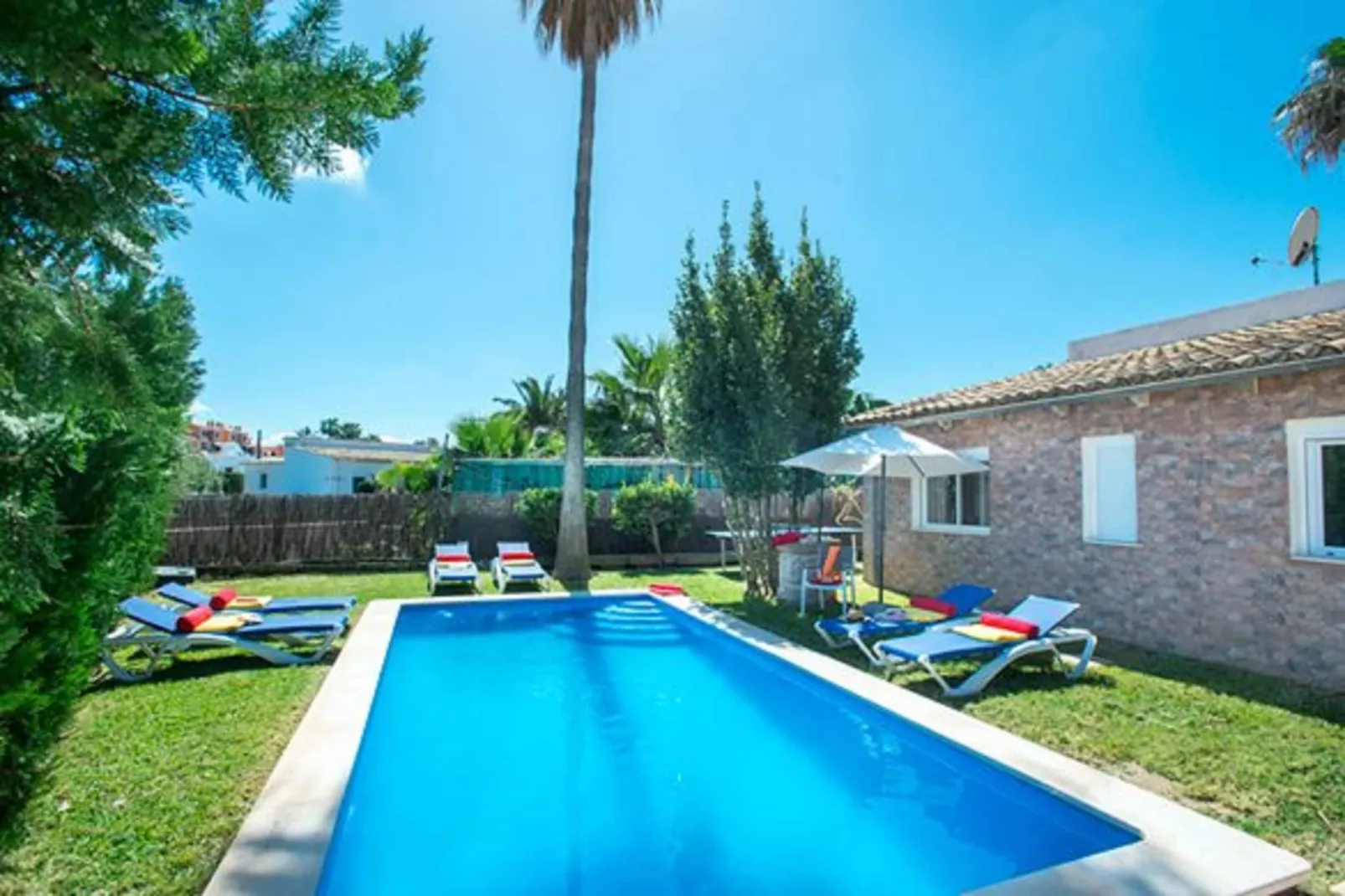 Villa Montelo-Buitenkant zomer