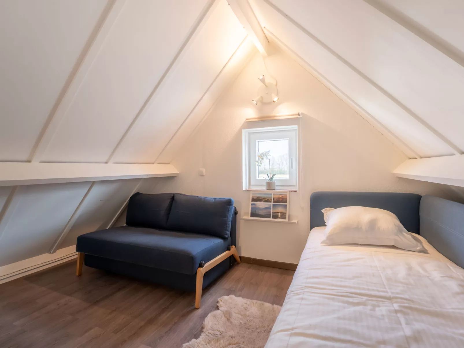 Beluga with parking and shared pool-Binnen