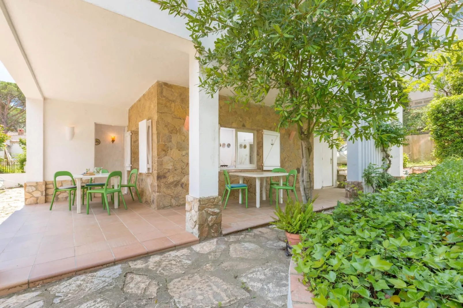 Pandora  Pl.-Terrasbalkon