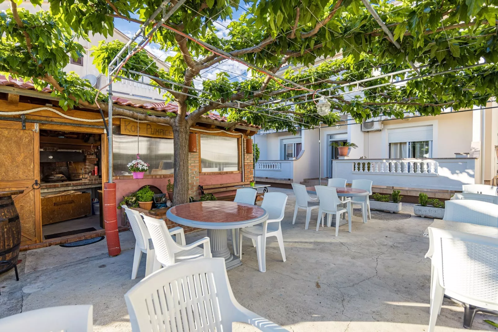 Apartments Jurica - Apt Marija with Sea View,-Tuinen zomer