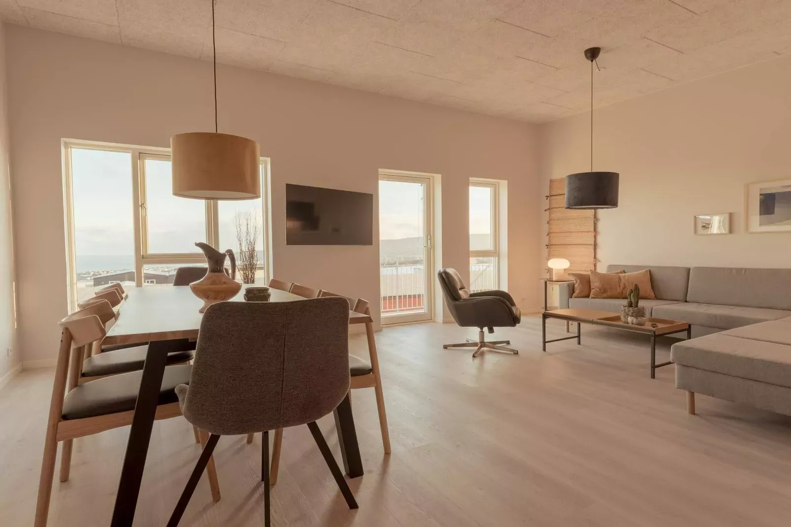 Stijlvol 4BR Apt in Torshavn -- By Traum Ferienwohnungen-Binnen