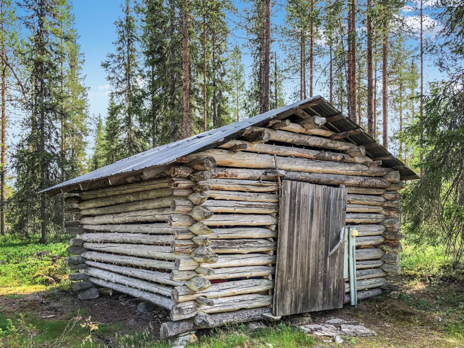 Pajalan hirsitupa-Buiten