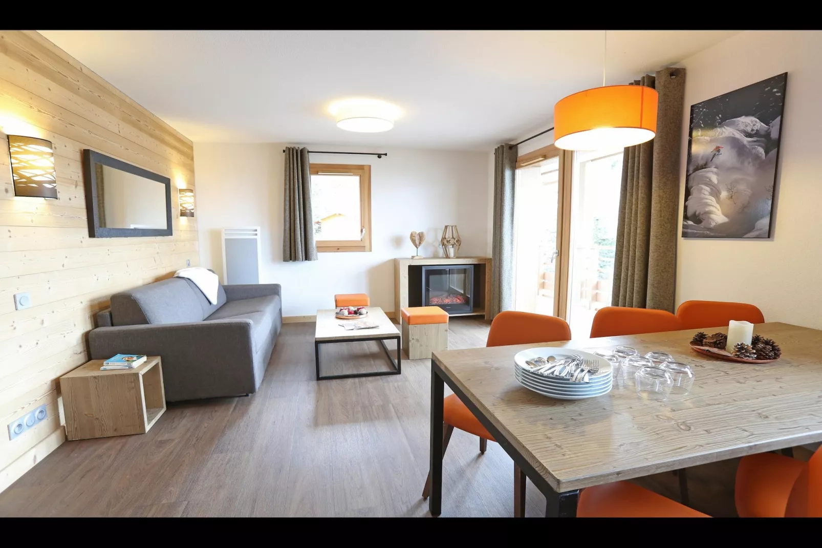 LES MENUIRES_S12V-Eetkamer