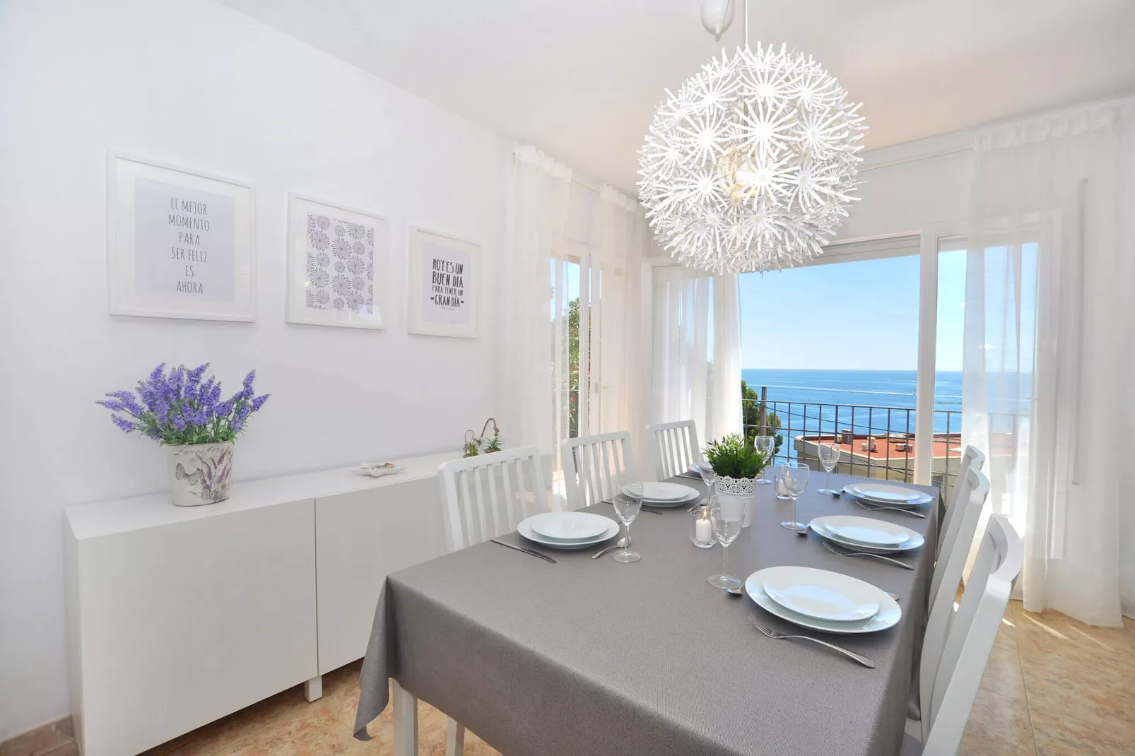 1172 CANYELLES vista Mar-Eetkamer