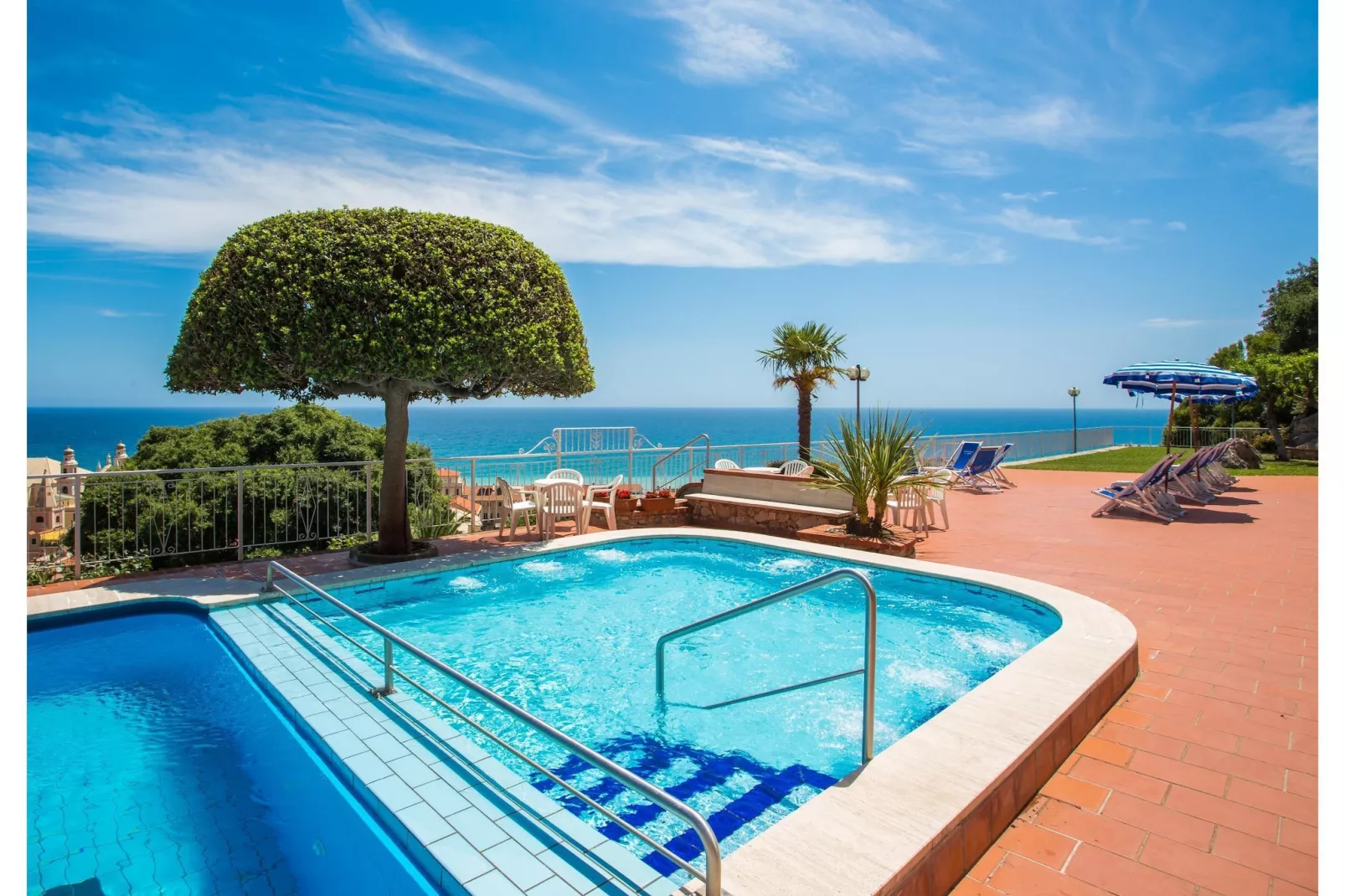 RESIDENCE SANT'ANNA TWO-ROOM APT 5 PAX B5-Zwembad