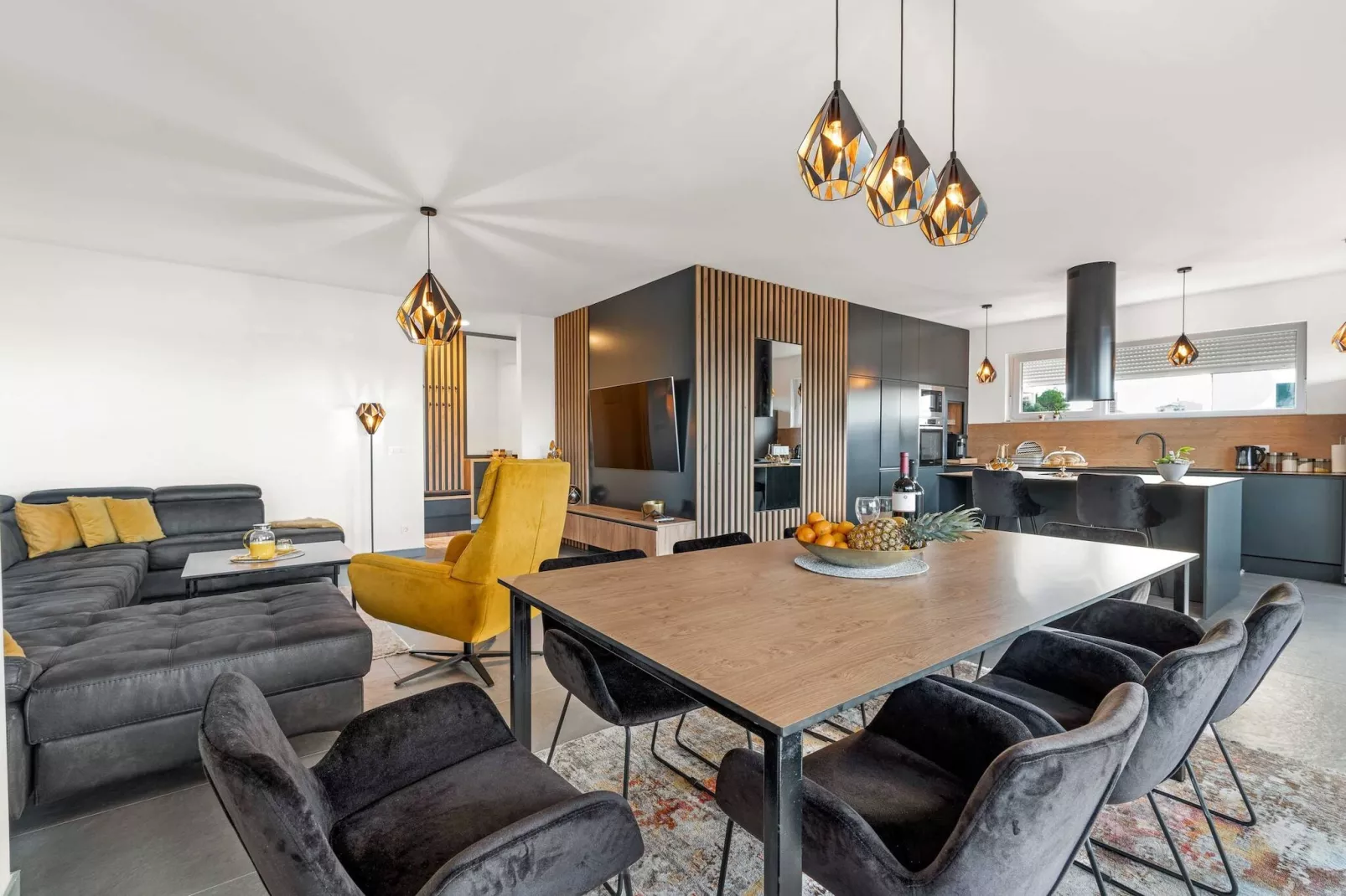 Apartments Velic - Three bedroom apartment C-Eetkamer