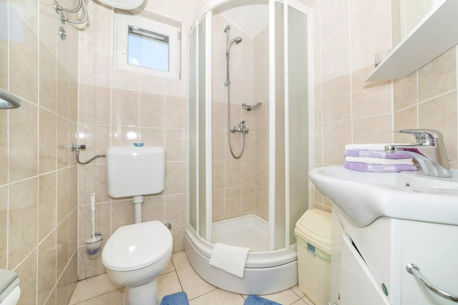 Apartments Nikol - two bedroom apartment A6-Badkamer